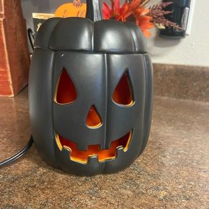 Scentsy Jack-o- Lantern Warmer